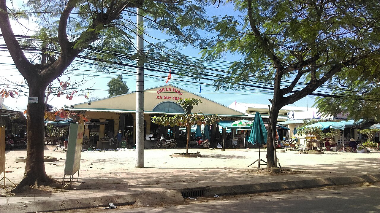 Chợ La Tháp, xã Duy Châu, huyện Duy Xuyên